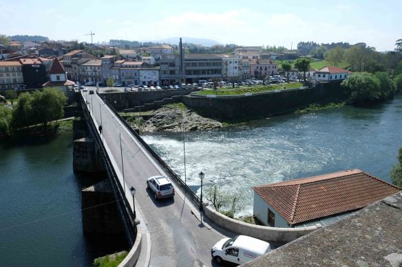 bridge over barcelos