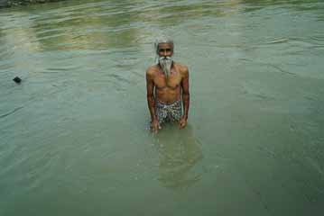 sikh in water