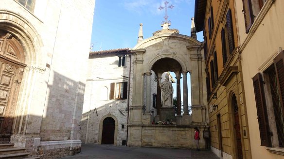 Gubbio statue