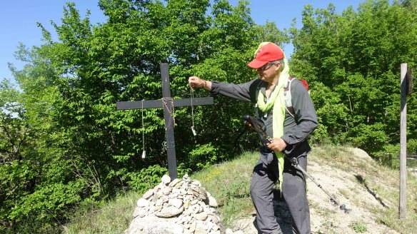 Putting banacle on cross