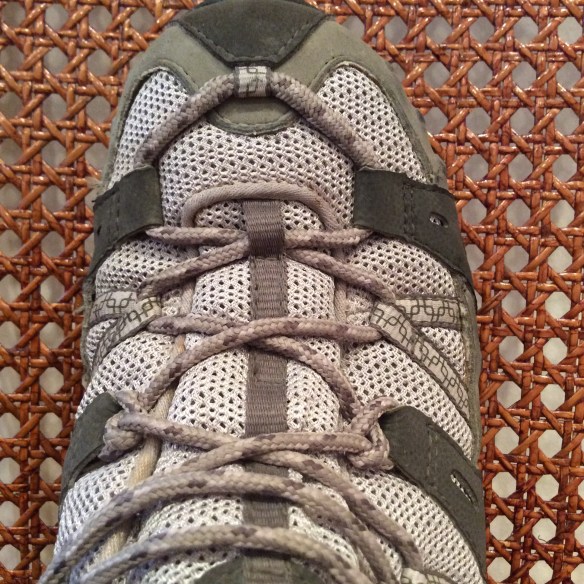 Recommended method of lacing up boots