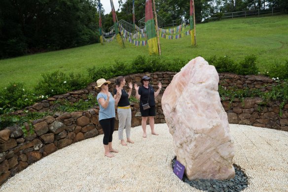 Crystal energy hands-1