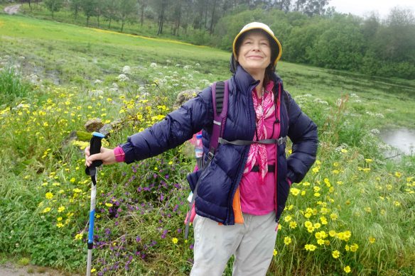 Jennifer in field of flowers-1