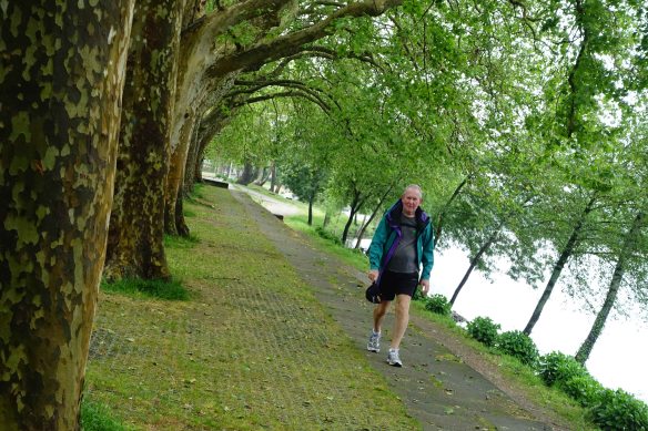 Neville walking into Ponte de Lima-1