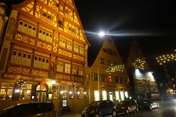 dinkelsbuhl-at-night